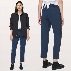 Lululemon On The Fly Pant *Woven Track Stripe in True Navy and Black